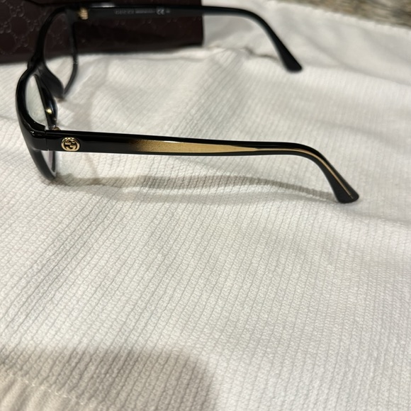 Gucci eyeglasses with Gucci eyeglasses case. Excellent condition. Black and gold - Picture 4 of 12